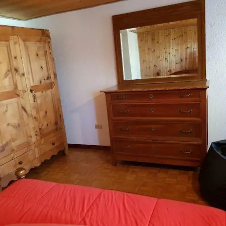 Cheverel Apartament *